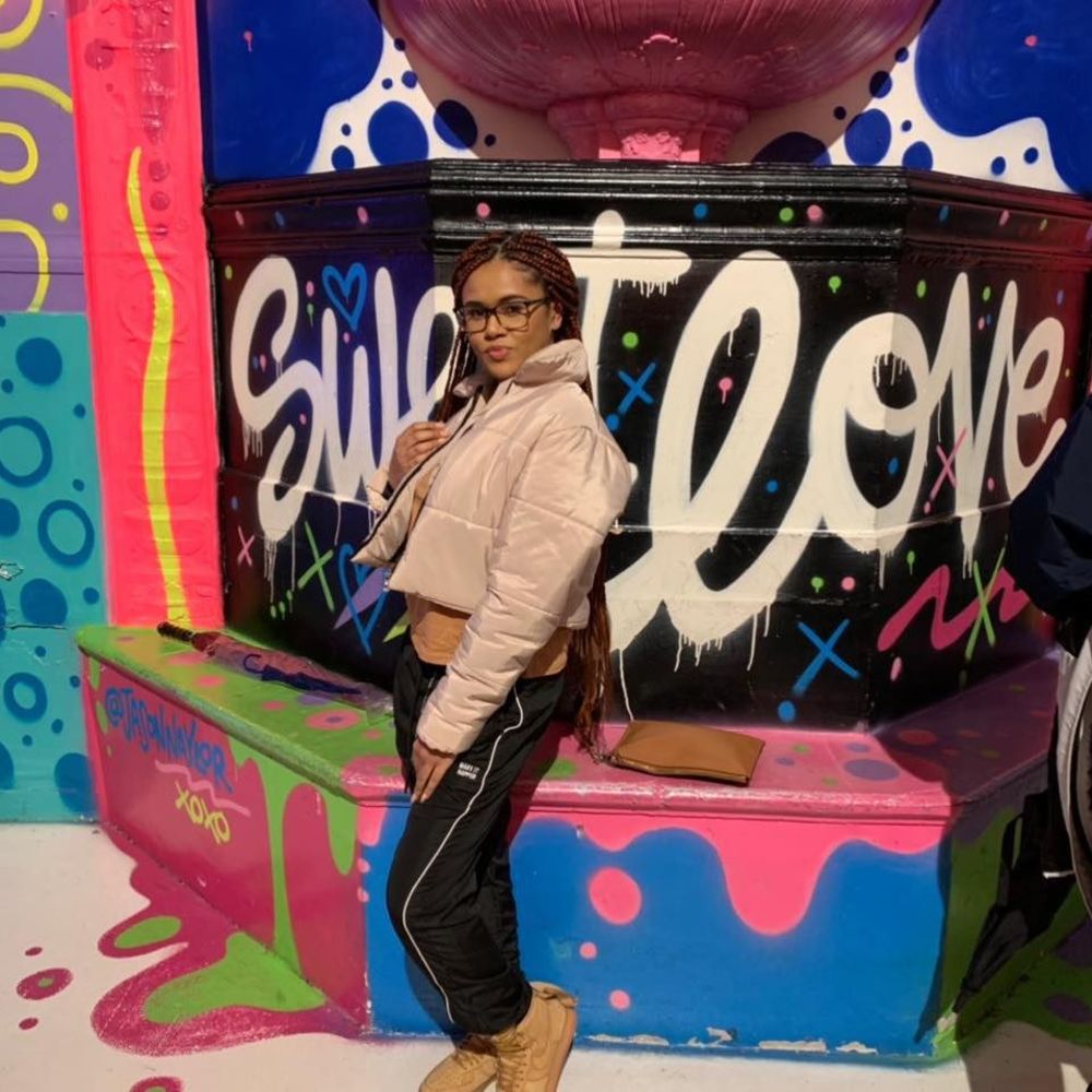 Meet your Posher, Nadia